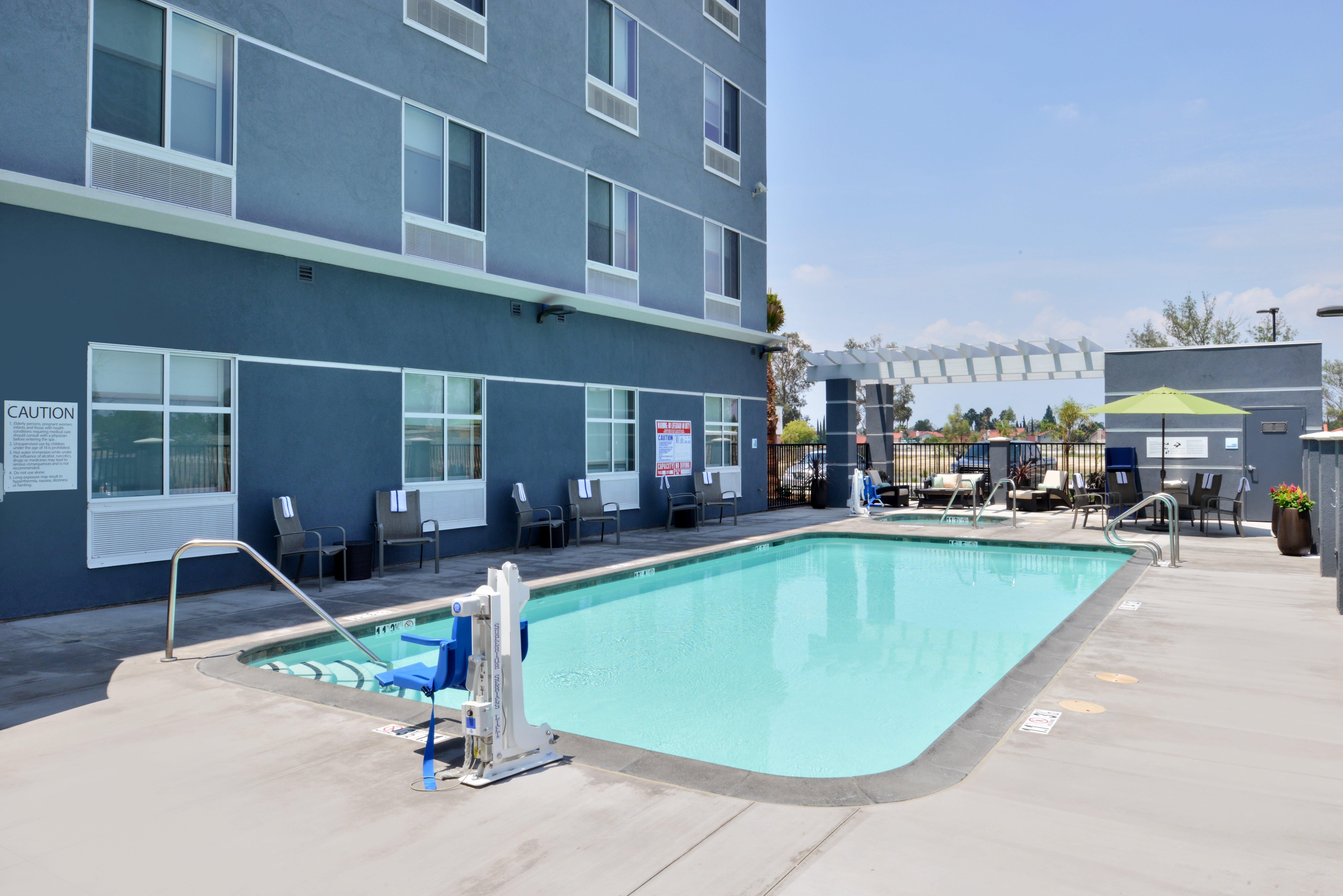 Holiday Inn Express Hotels & Suites Loma Linda By Ihg Εξωτερικό φωτογραφία